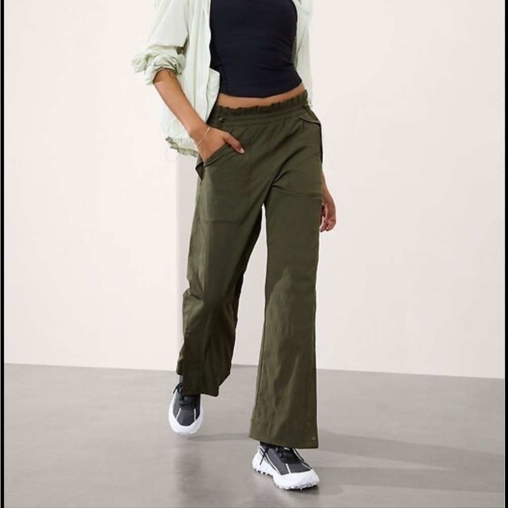 ATHLETA Trekkie High Rise Parachute Pant